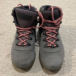 Columbia hiking boots. Worn once.
